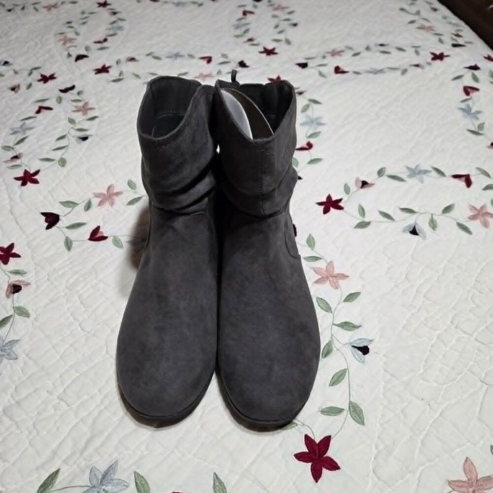 Women's Pull On Suede Slouch Boots